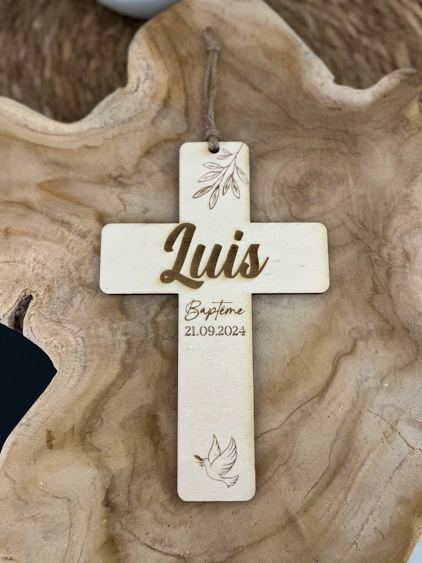 Croix de baptême personnalisée
