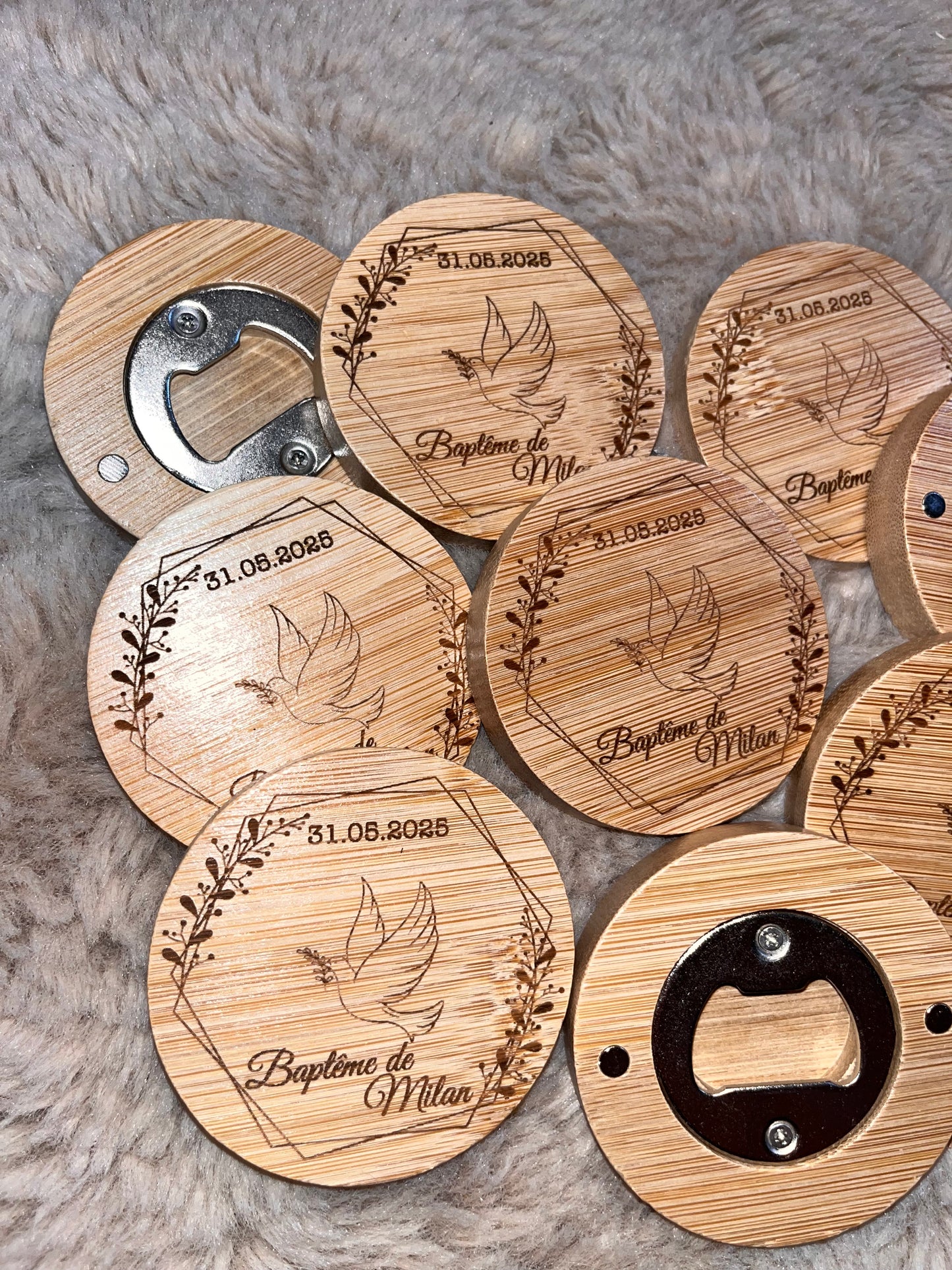 Décapsuleur aimanté rond en bois personnalisé