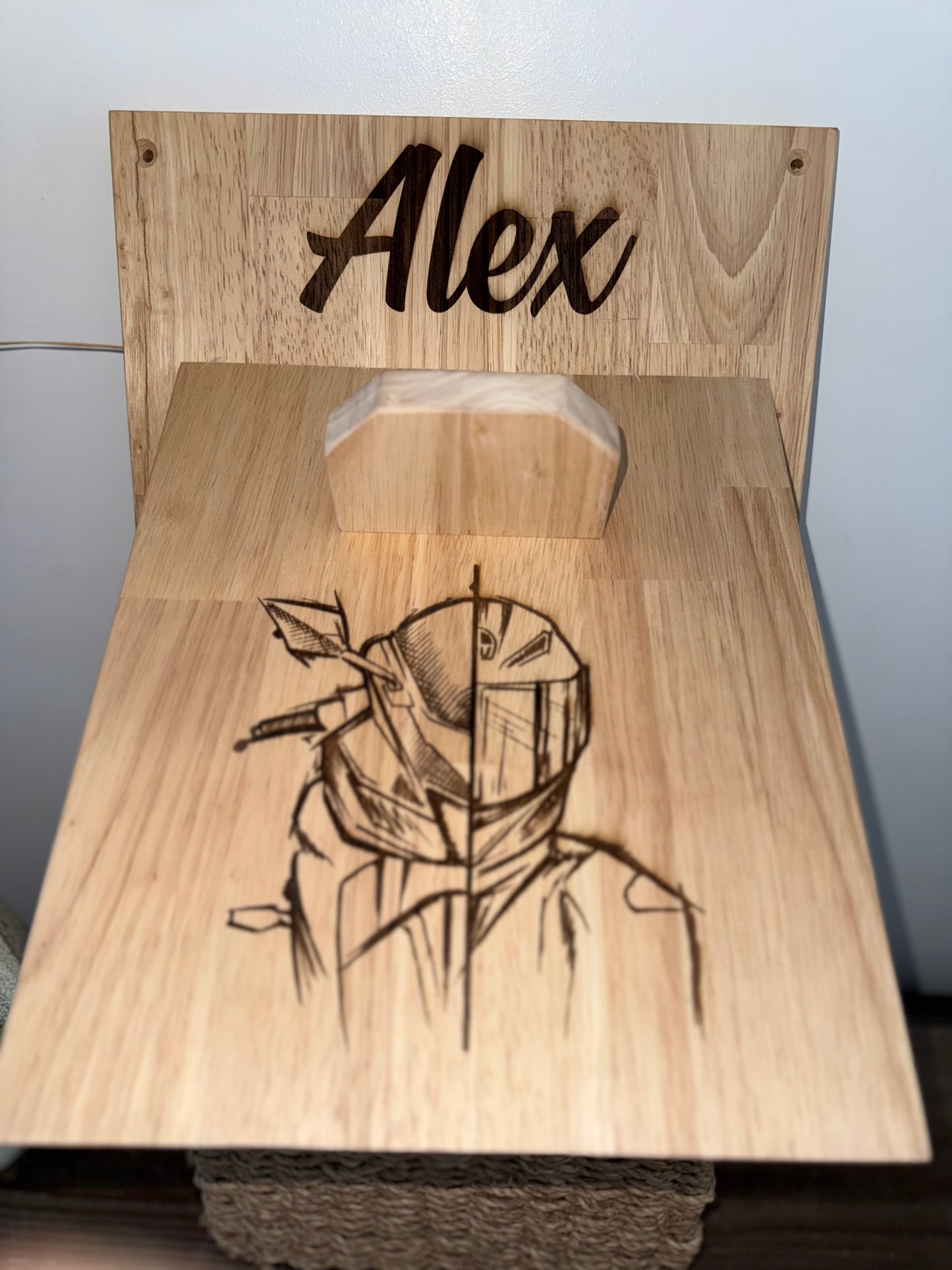 Support de casque personnalisé en bois