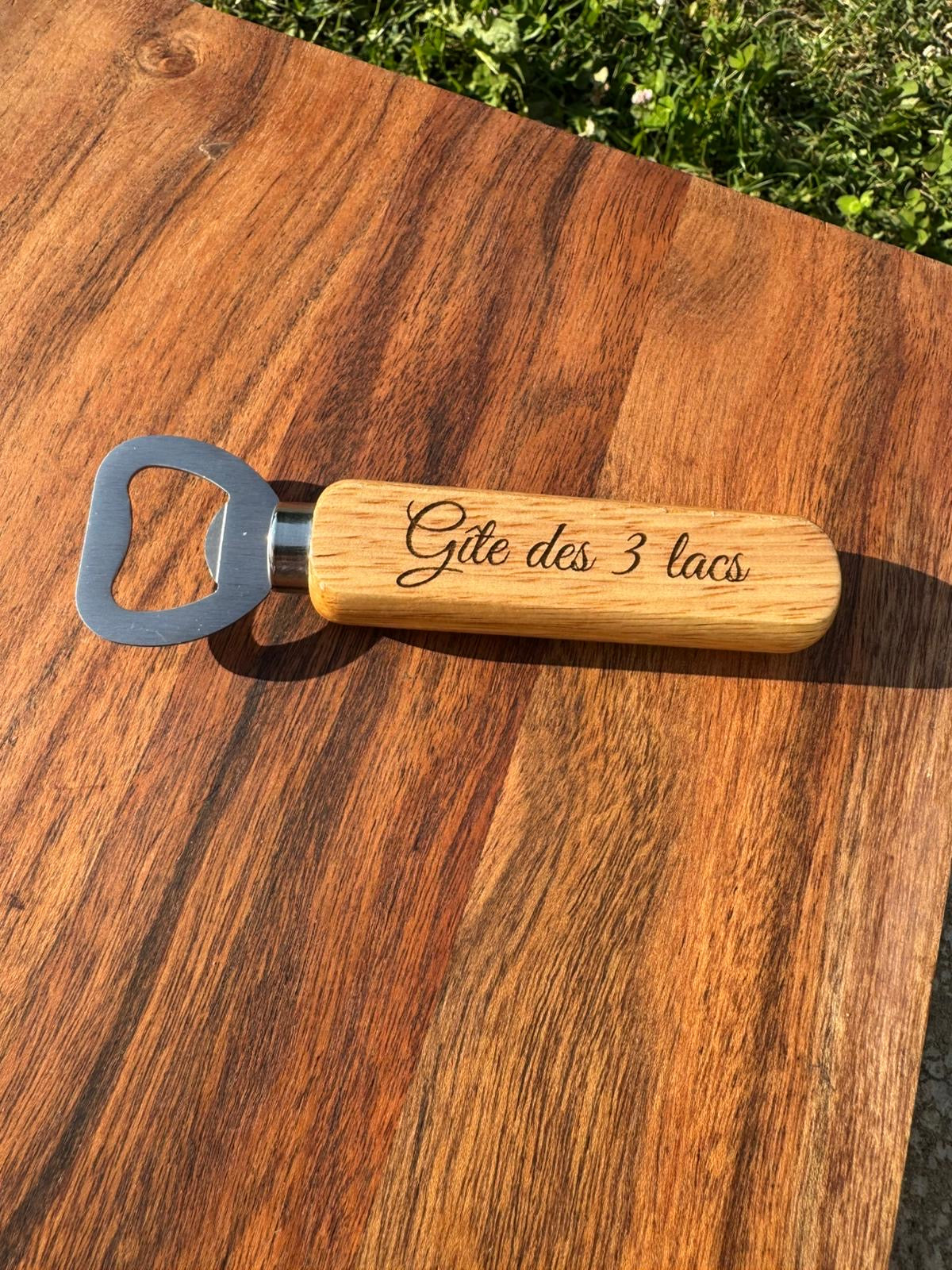 Décapsuleur en bois personnalisé