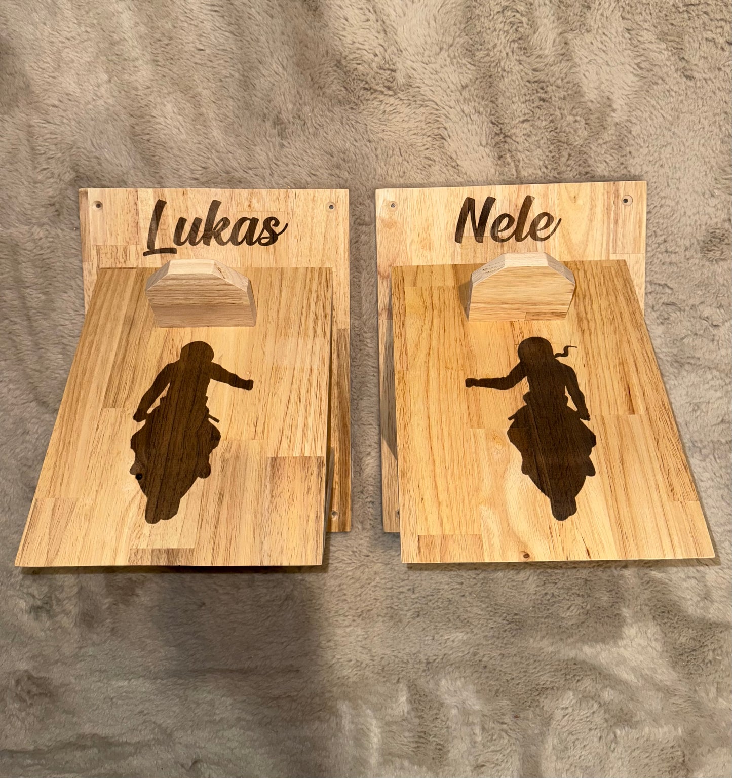 Support de casque personnalisé en bois
