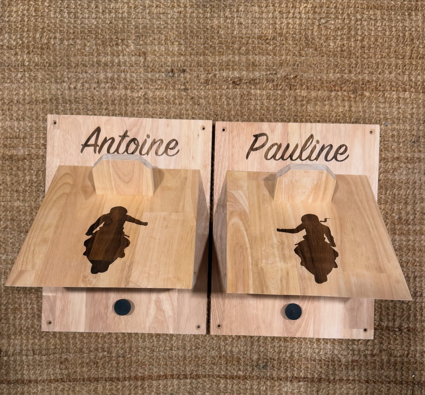Support de casque personnalisé en bois