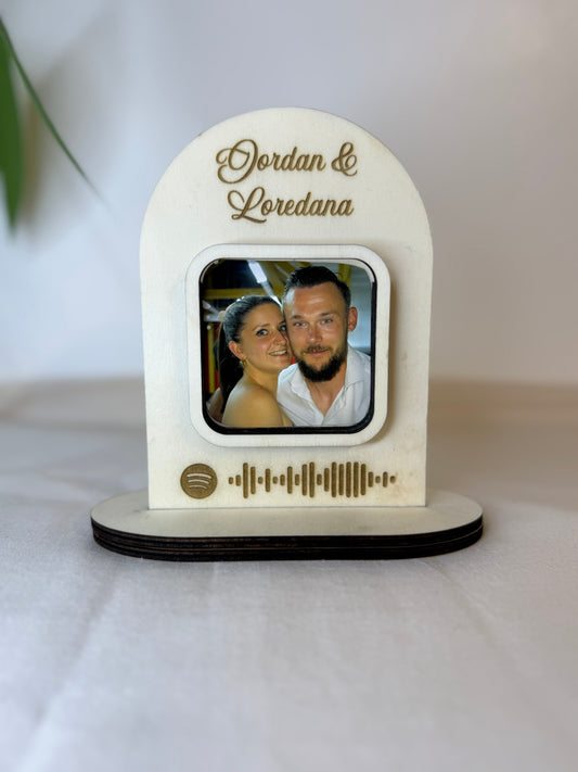 Décoration couple personnalisée en bois avec photo et musique à scanner