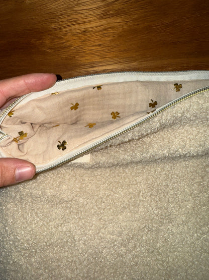 Housse d’ordinateur cousue main – élégance et protection artisanale