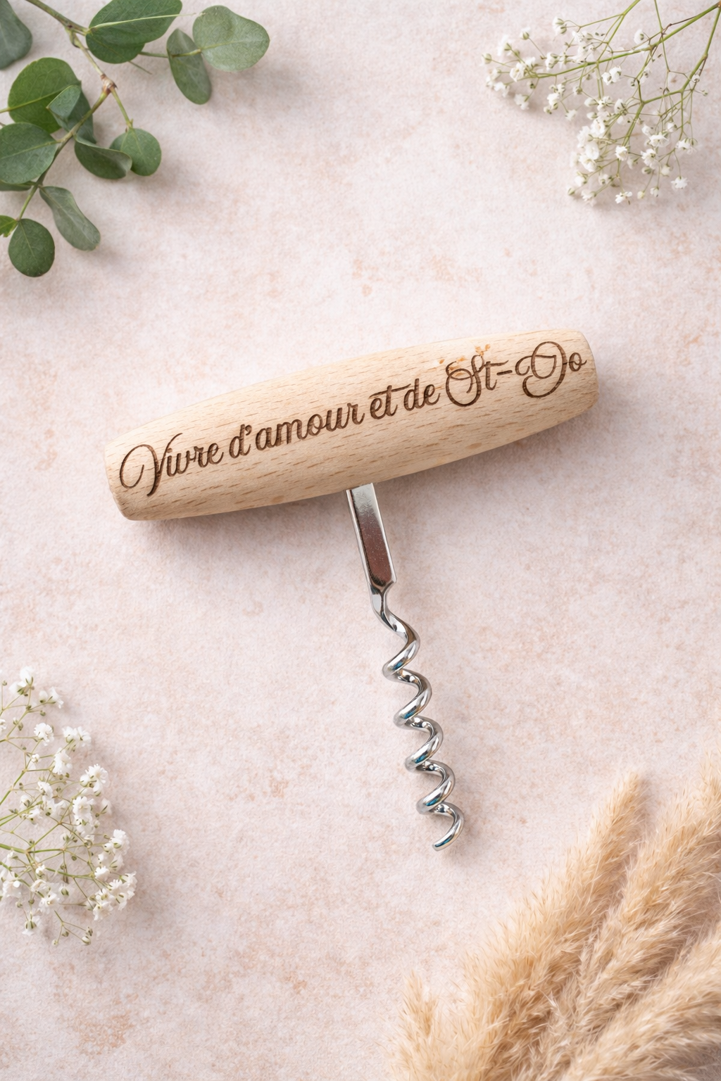 Coffret cadeau fête des mères personnalisé : planche à découper, tire-bouchon et bouchon en bois