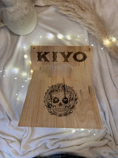 Support de casque moto personnalisé en bois