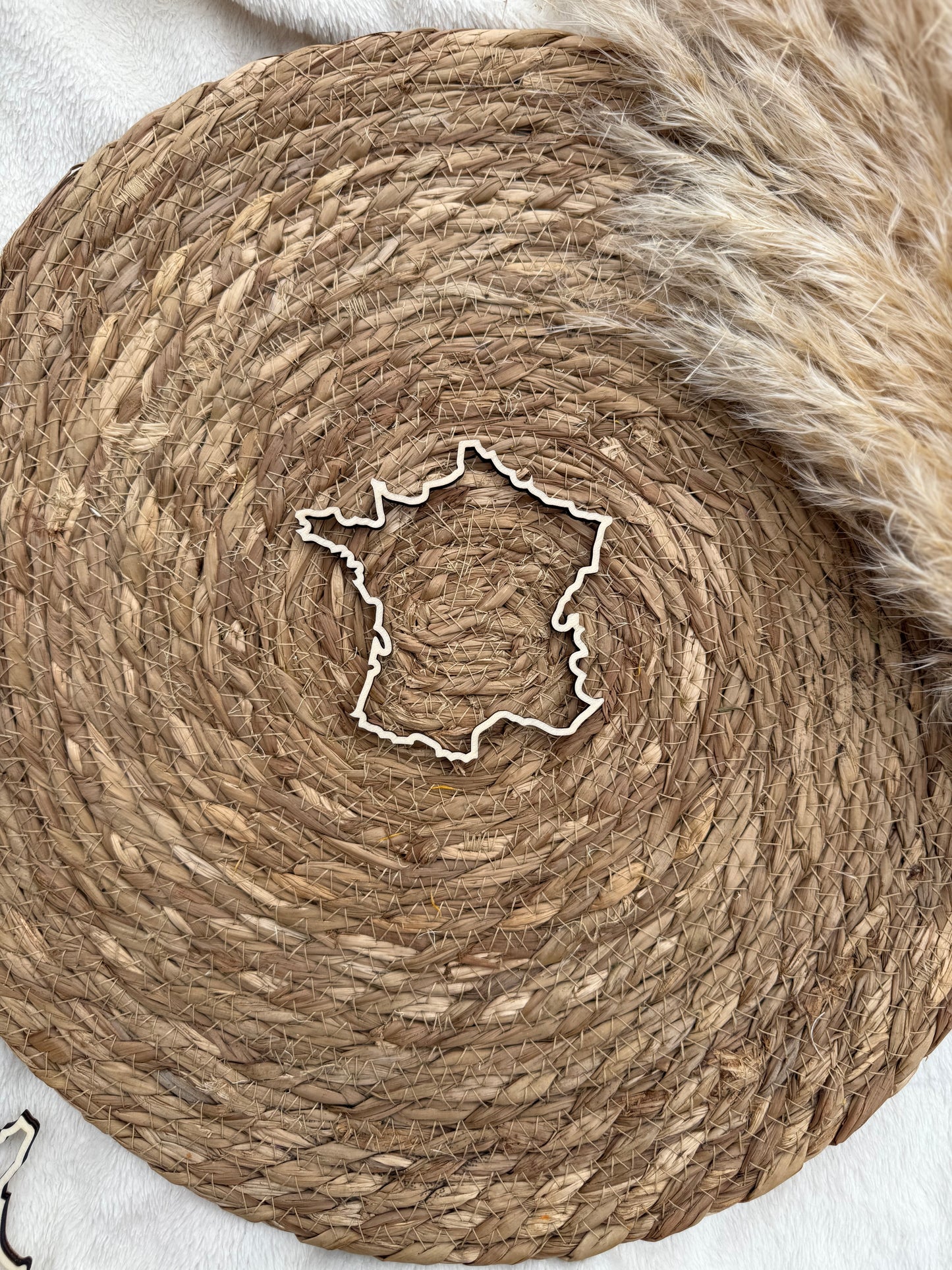 Décoration Murale Minimaliste en Bois – Pays