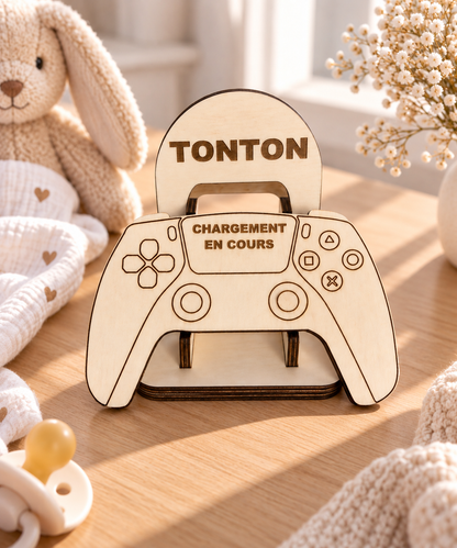 Annonce de grossesse personnalisée en forme de manette de jeux video
