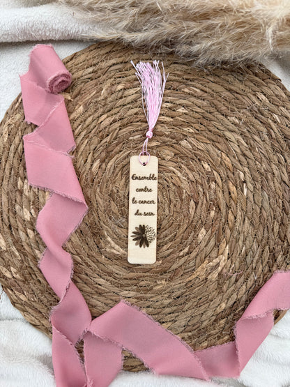 Marque-page solidaire en bois – Octobre Rose 🎀