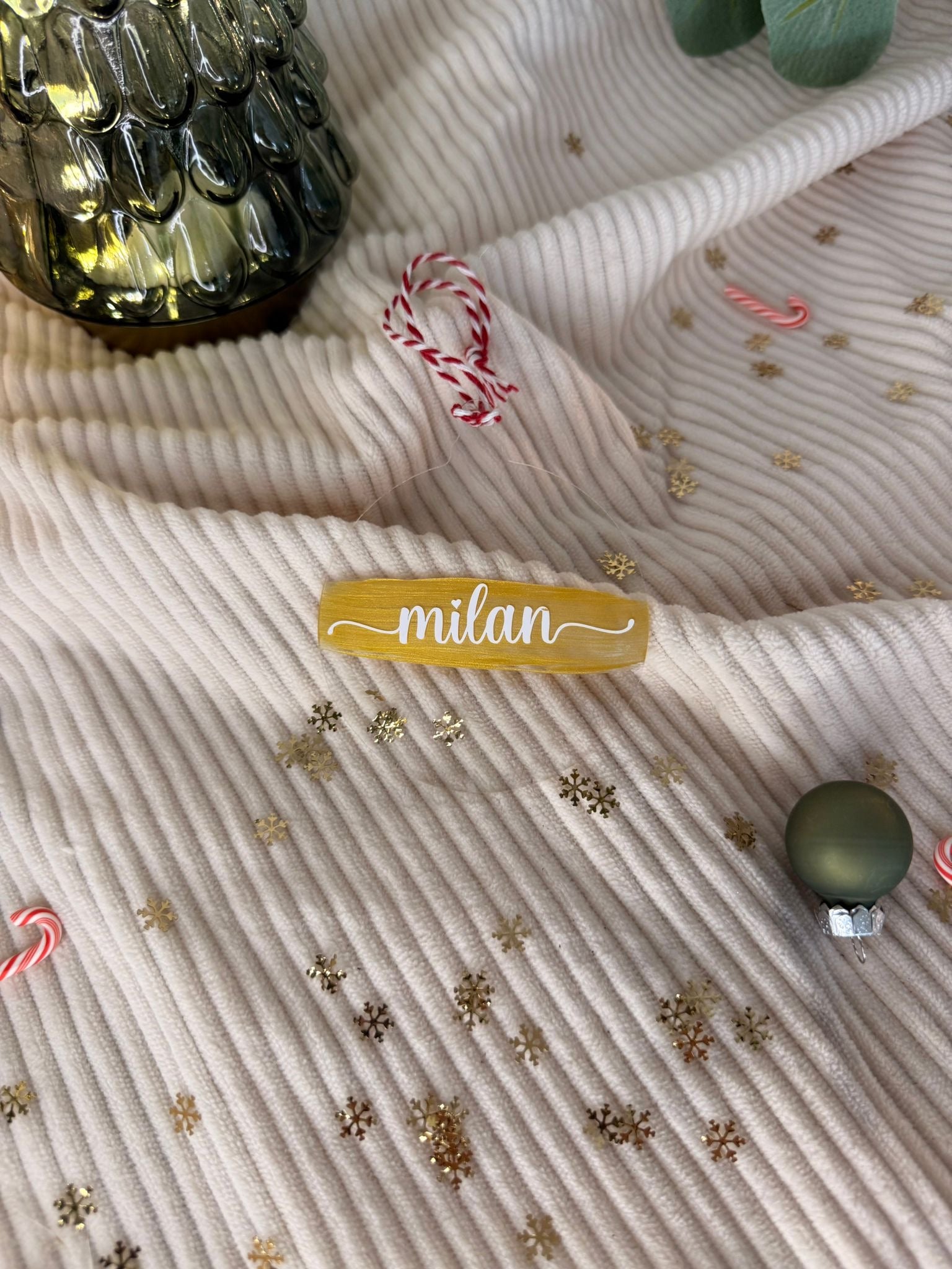 boule de Noël en acrylique personnalisée avec peinture à l'arrière