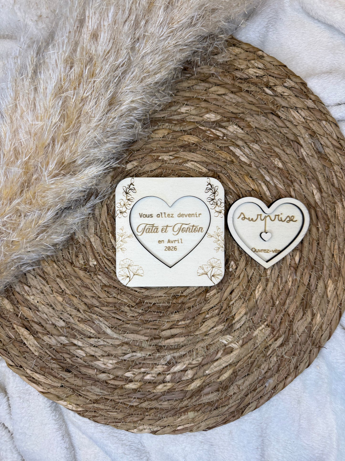 Découvrez notre carte message caché en bois, une manière originale de faire passer un message ou faire découvrir une naissance