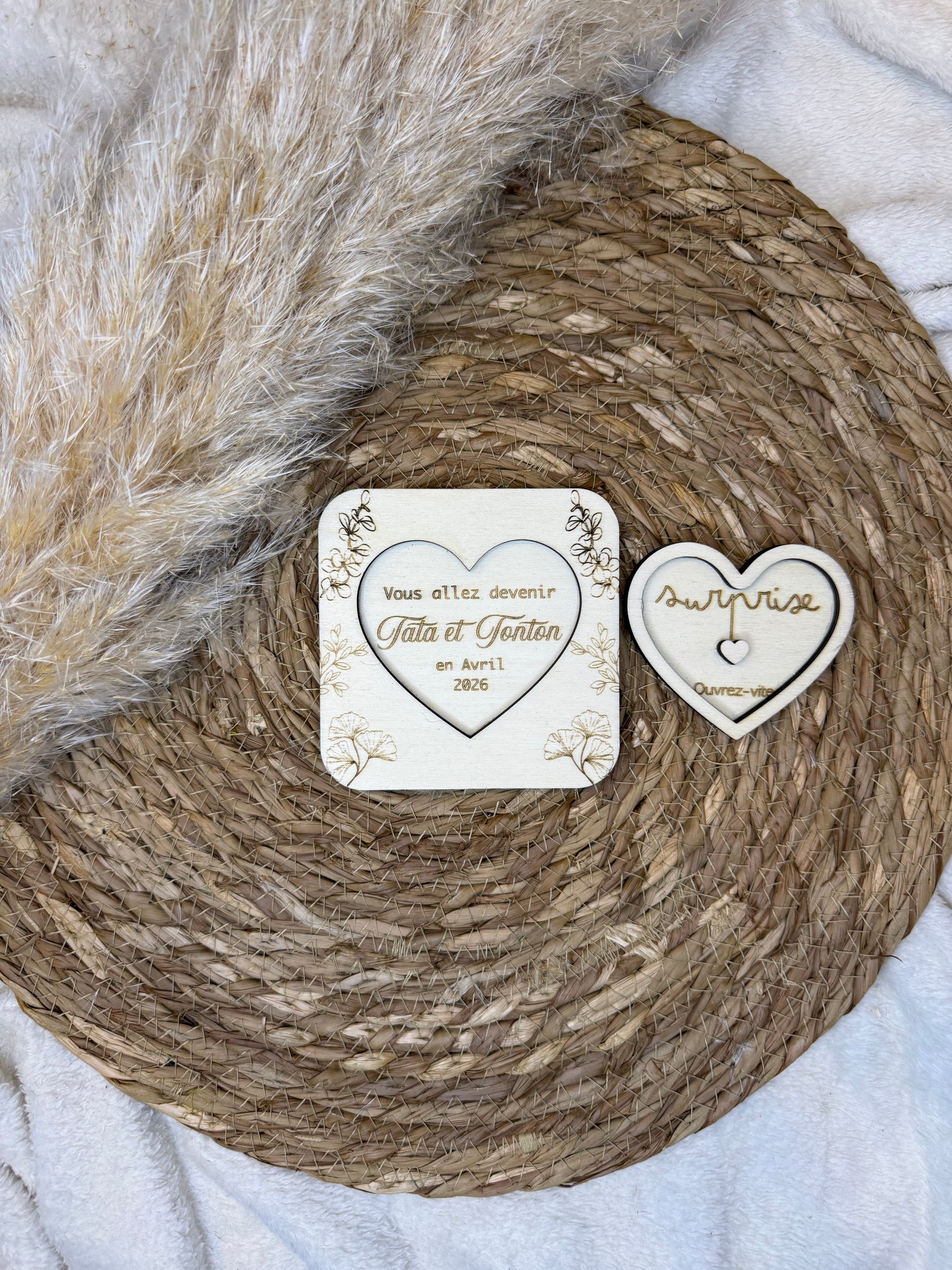 Découvrez notre carte message caché en bois, une manière originale de faire passer un message ou faire découvrir une naissance