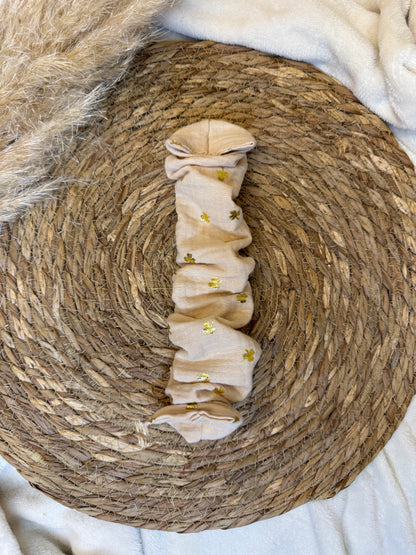 Chouchou d’allaitement en tissu doux cousu artisanalement, idéal pour tenir votre sweet.