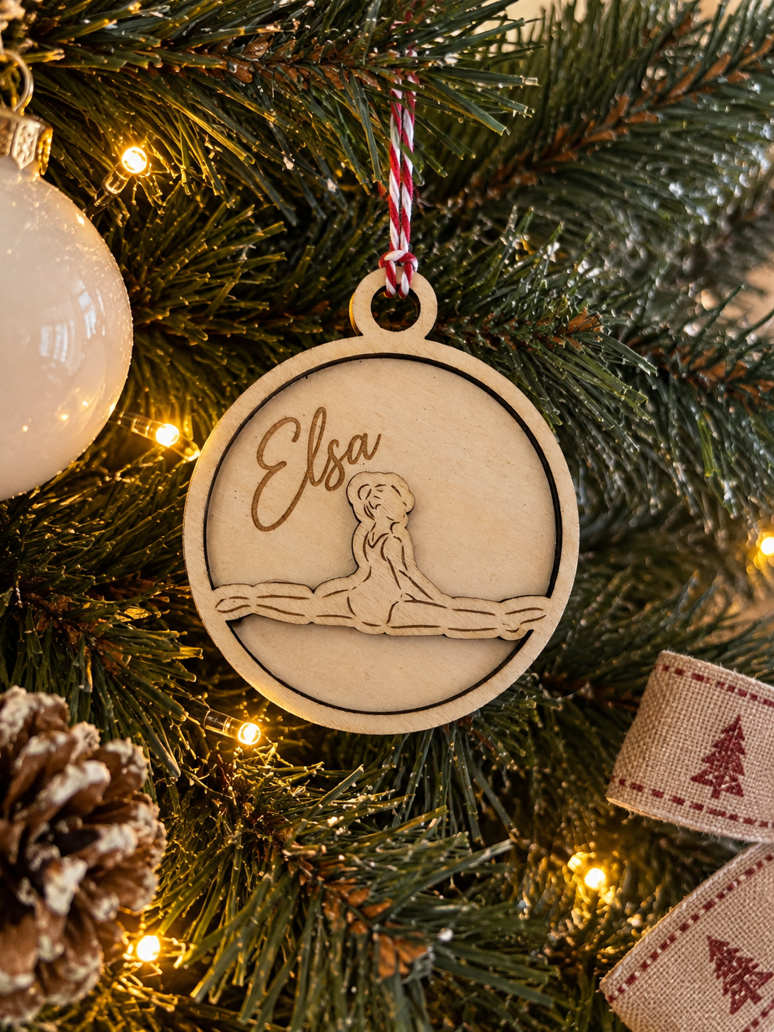 Boule de Noël personnalisée  en bois thème gymnastique