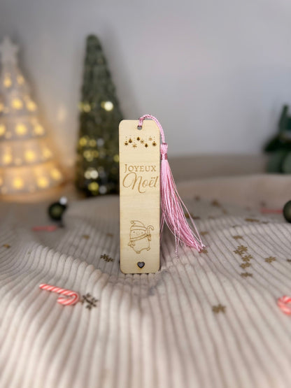 Marque-page personnalisé en bois, gravure prénom et pinguoin, fabrication artisanale française