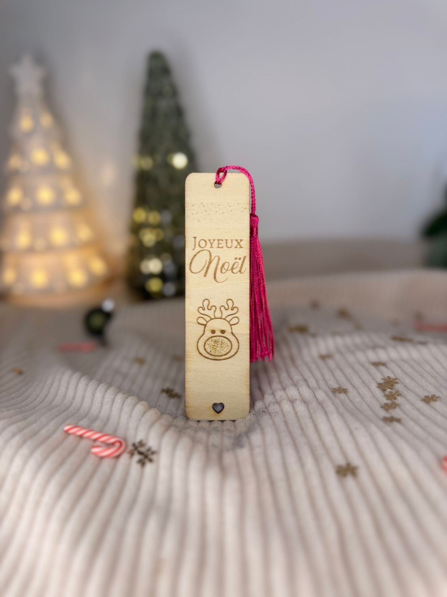 Marque-page personnalisé en bois avec gravure petit renne et paillette, cadeau de Noël pour amateur de lecture