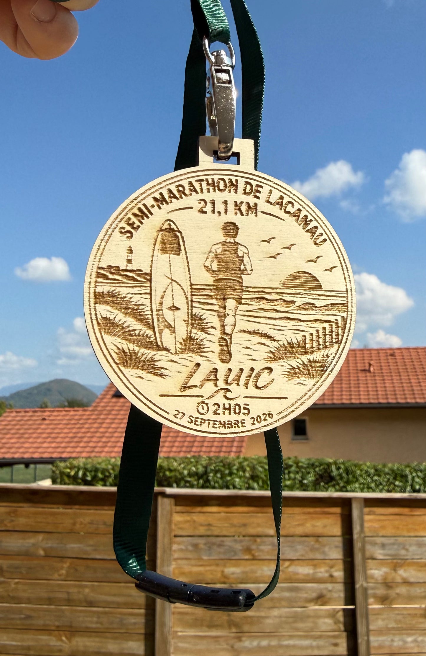 Médaille sportive personnalisée en boispour le semi marathon de Lacanau