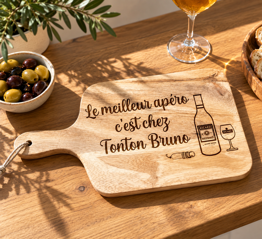 Planche apéro personnalisée en bois