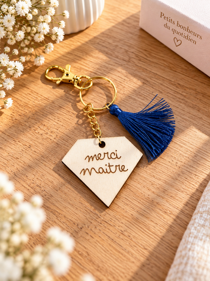 Porte clé personnalisé en bois pour maitre en forme de diamant