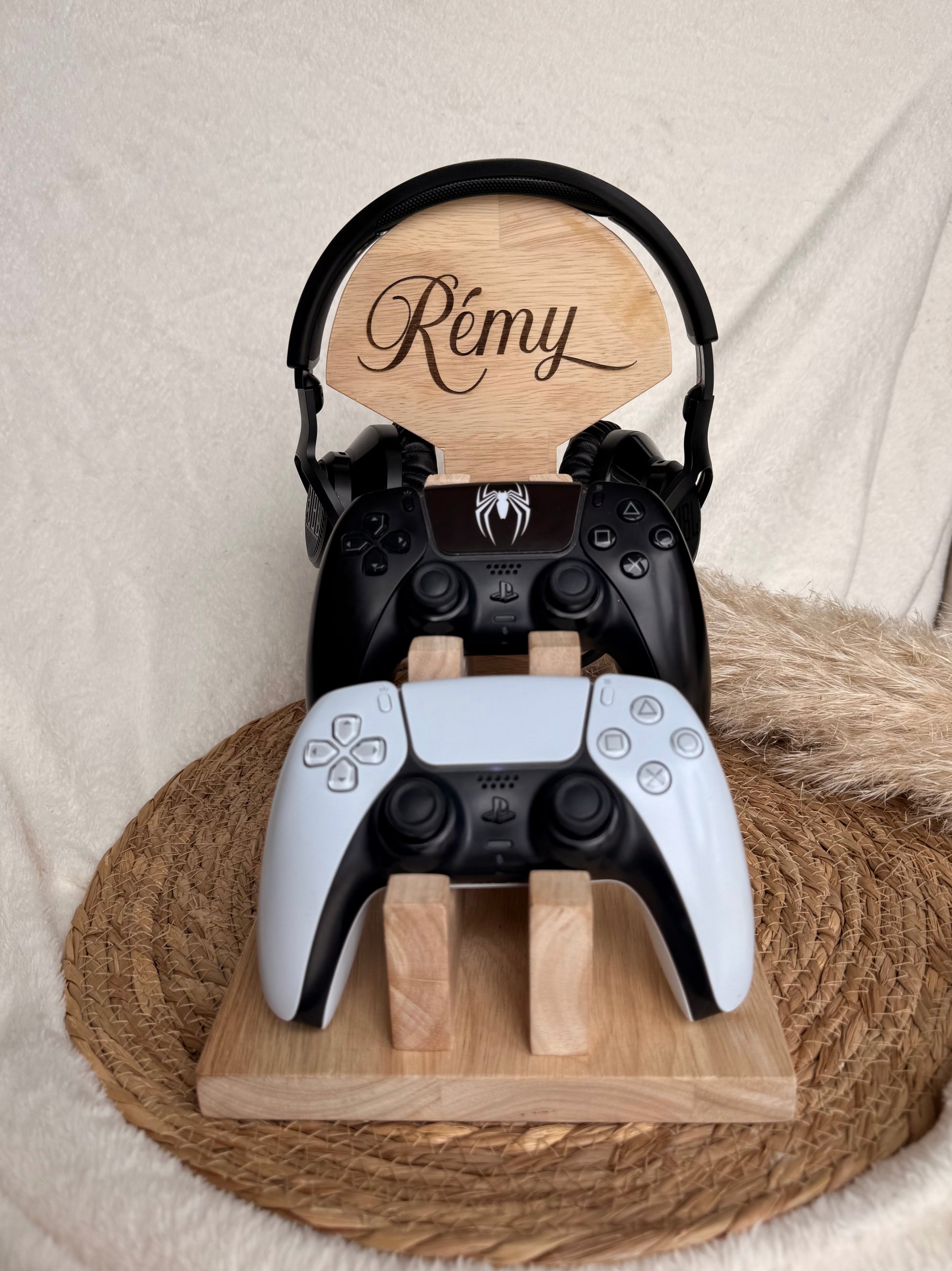 Accessoire gaming en bois pour casque, personnalisé avec prénom ou logo, idée cadeau original