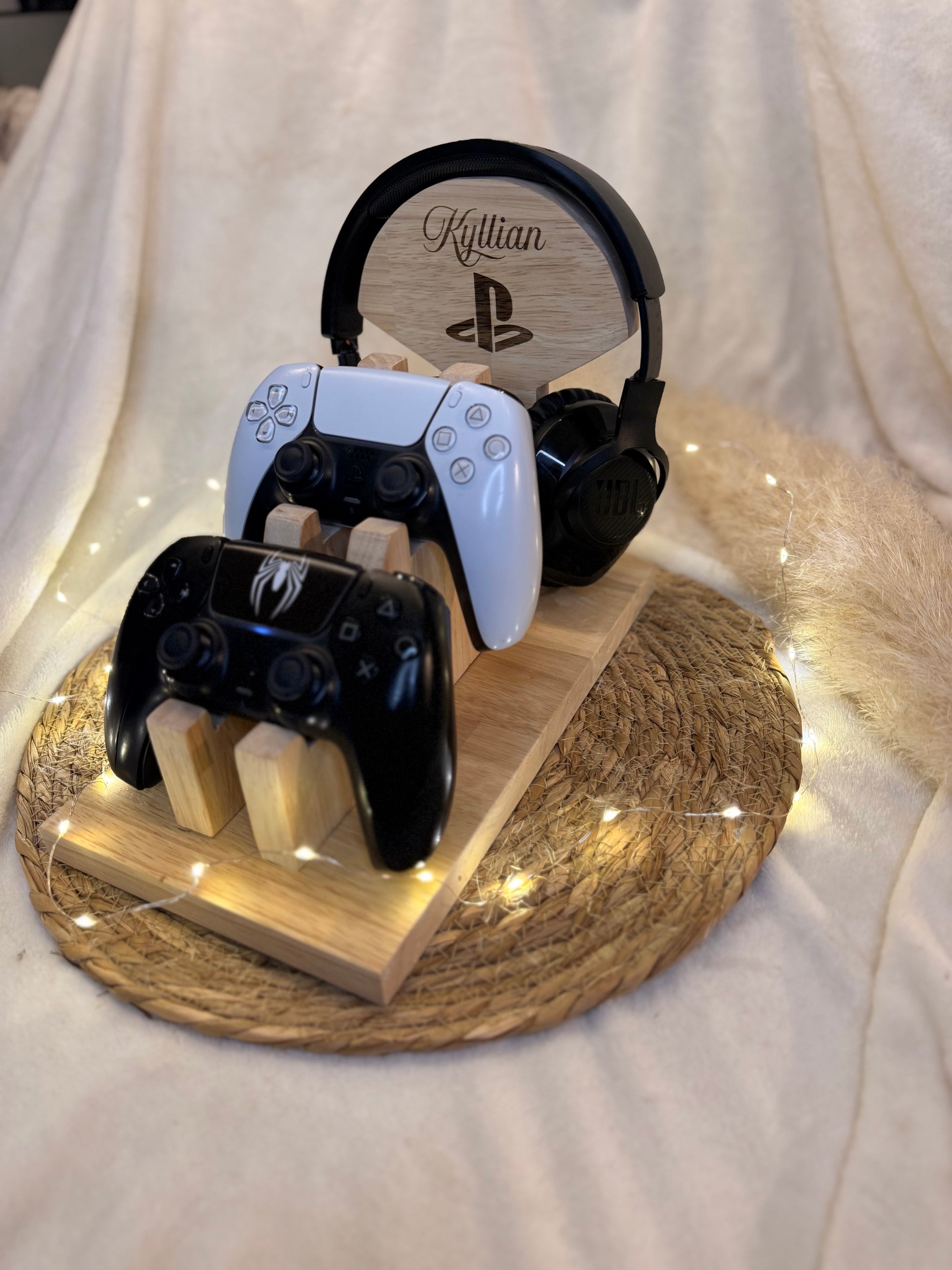 Support de casque gaming en bois personnalisé, gravure prénom, cadeau gamer artisanal et élégant