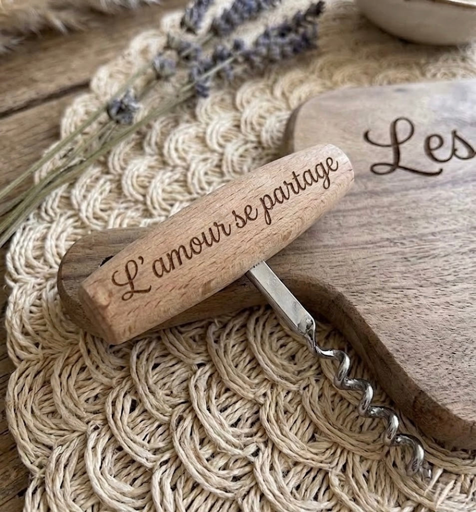 Tire bouchon personnalisé en bois