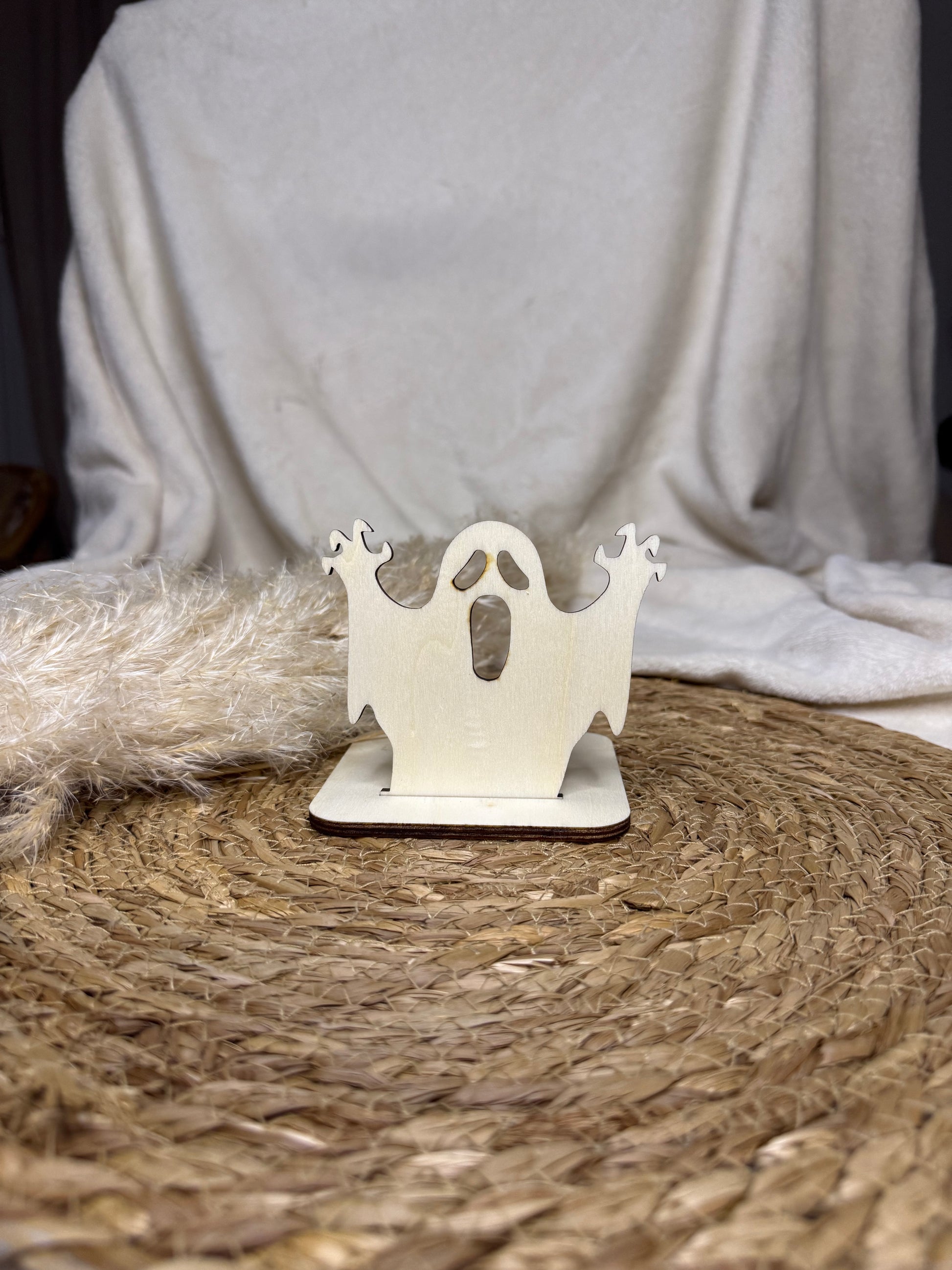 Découvrez nos lanternes d'halloween en bois faites artisanalement qui vous permettront d'illuminer vos soirées d'halloween