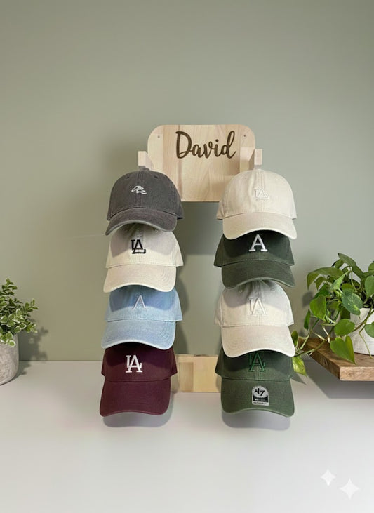 Support de casquette personnalisé gravé en bois